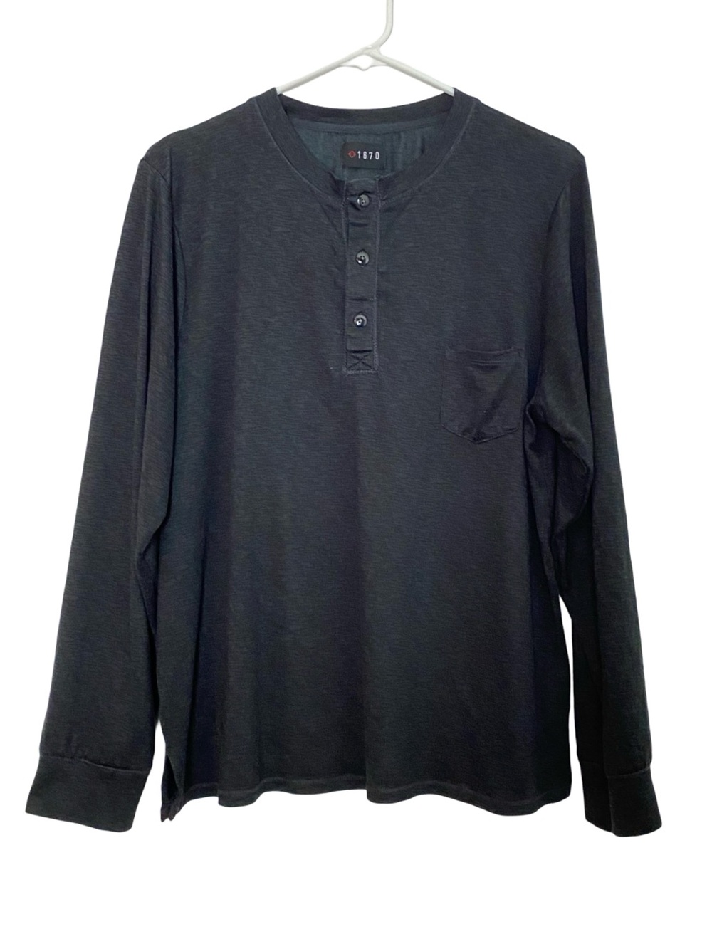 1670 Henley Shirt Mens Size Medium Black Long Sleeve Crewneck Tshirt Tee Neutral